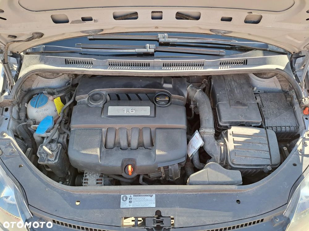 Volkswagen Golf 1.6 Comfortline - 16