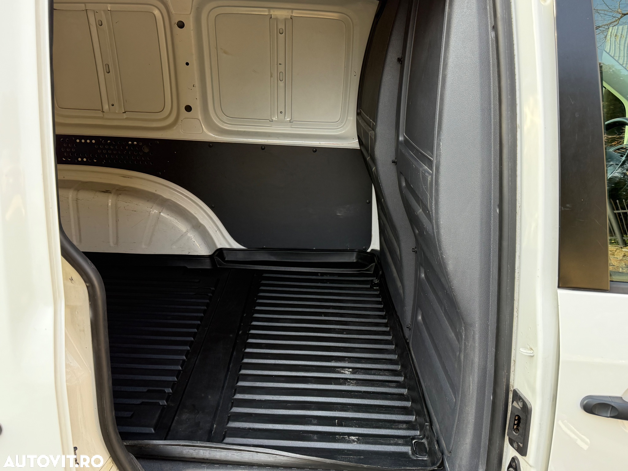 Volkswagen Caddy - 15