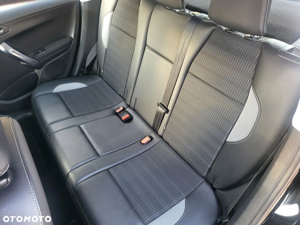 Peugeot 2008 1.2 Pure Tech Allure S&S - 12