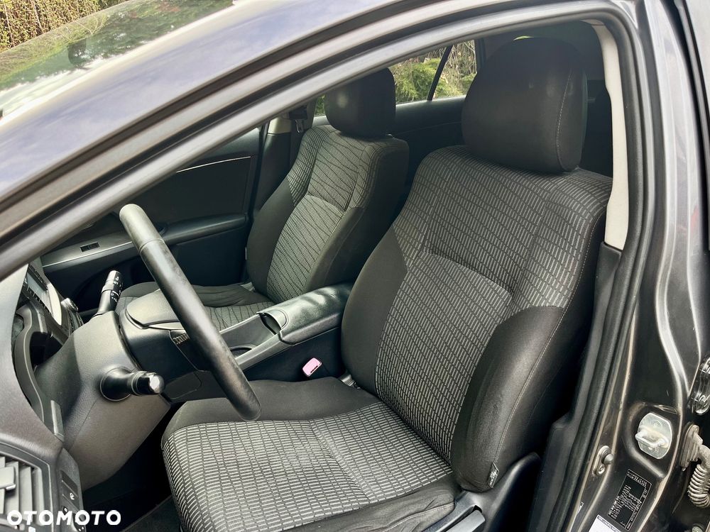 Toyota Avensis 2.0 D-4D - 11