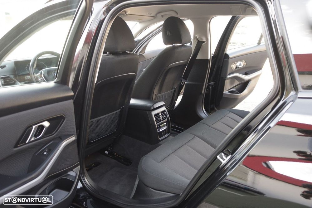 BMW 318 d Auto - 28