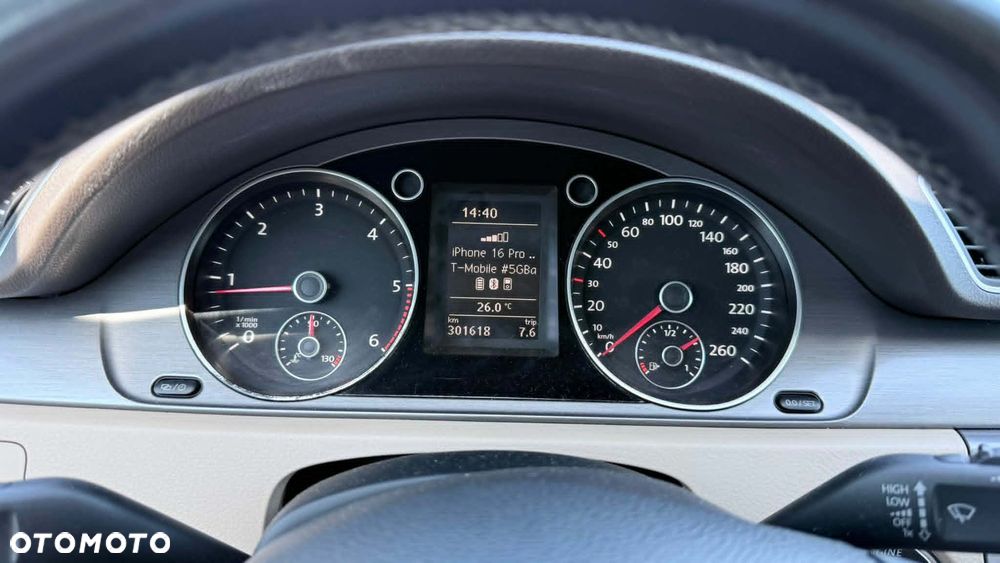 Volkswagen Passat 2.0 TDI Comfortline R-Style - 6