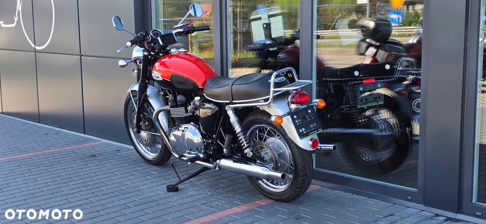 Triumph Bonneville - 26
