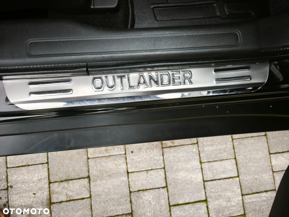 Mitsubishi Outlander 2.0 2WD Plus - 19