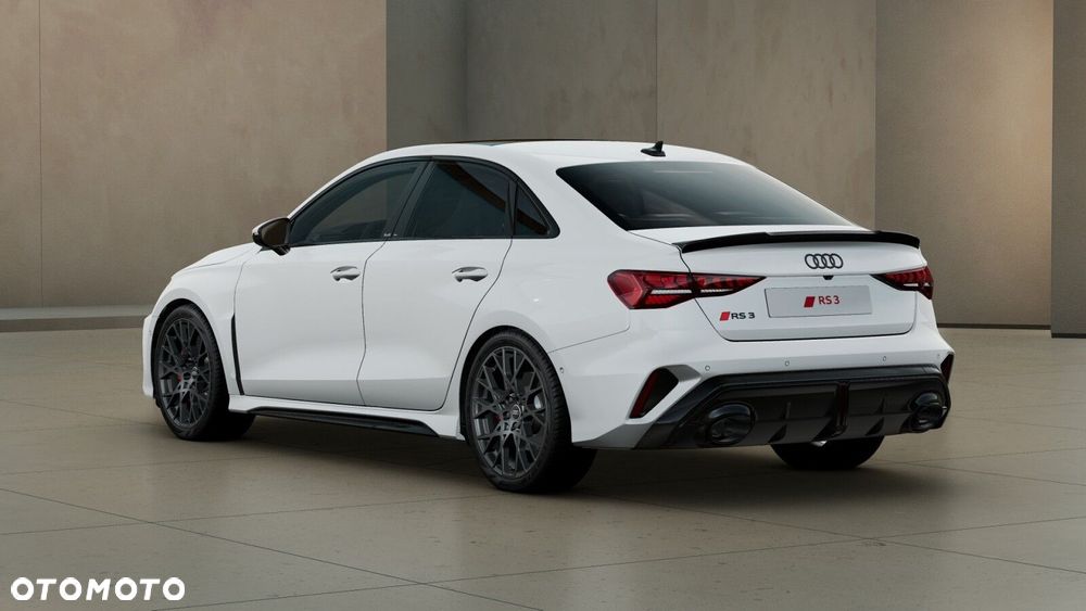 Audi RS3 Limousine - 4