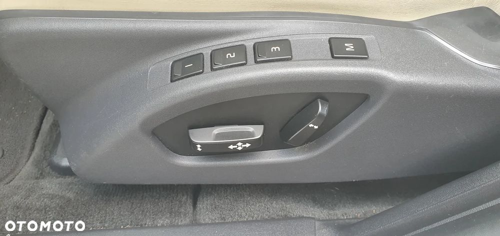 Volvo V60 D2 Summum - 29