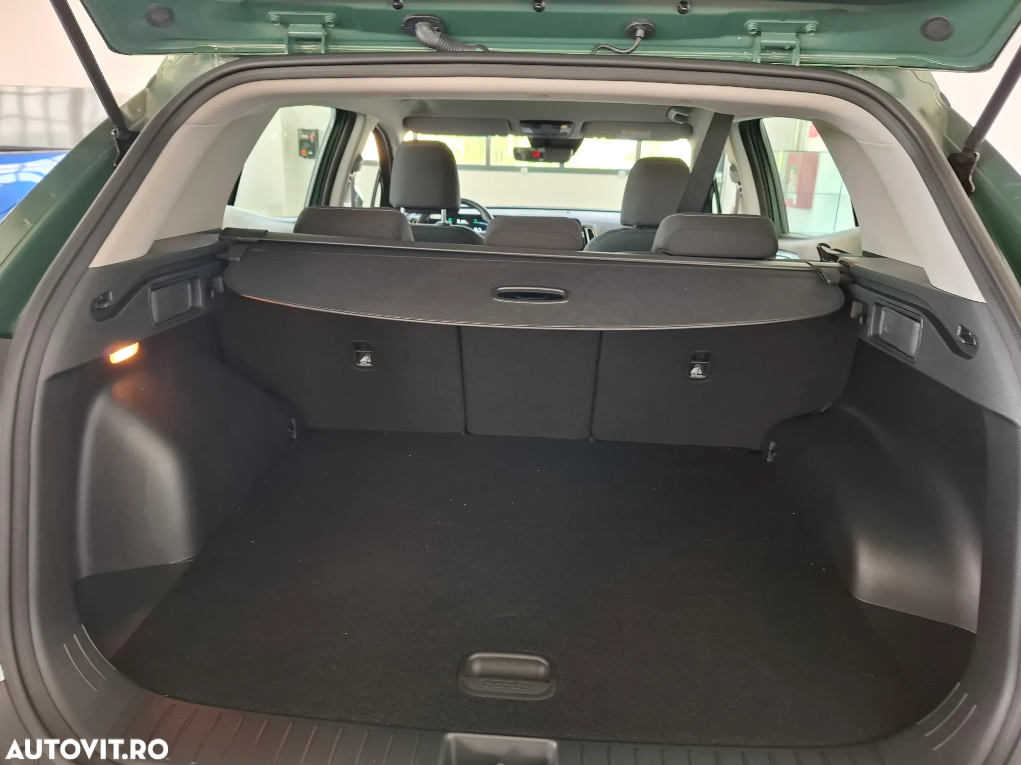 Kia Sportage 1.6 T-GDI 7DCT HP 4x2 MHEV Urban - 38