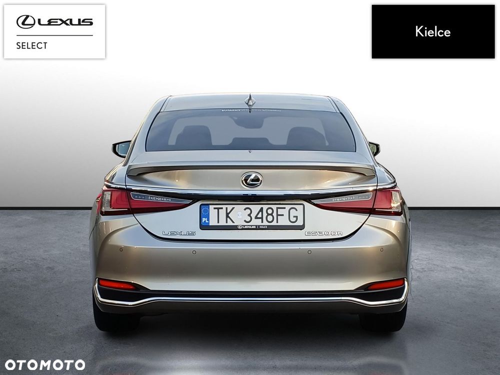 Lexus ES 300h Business Edition - 4