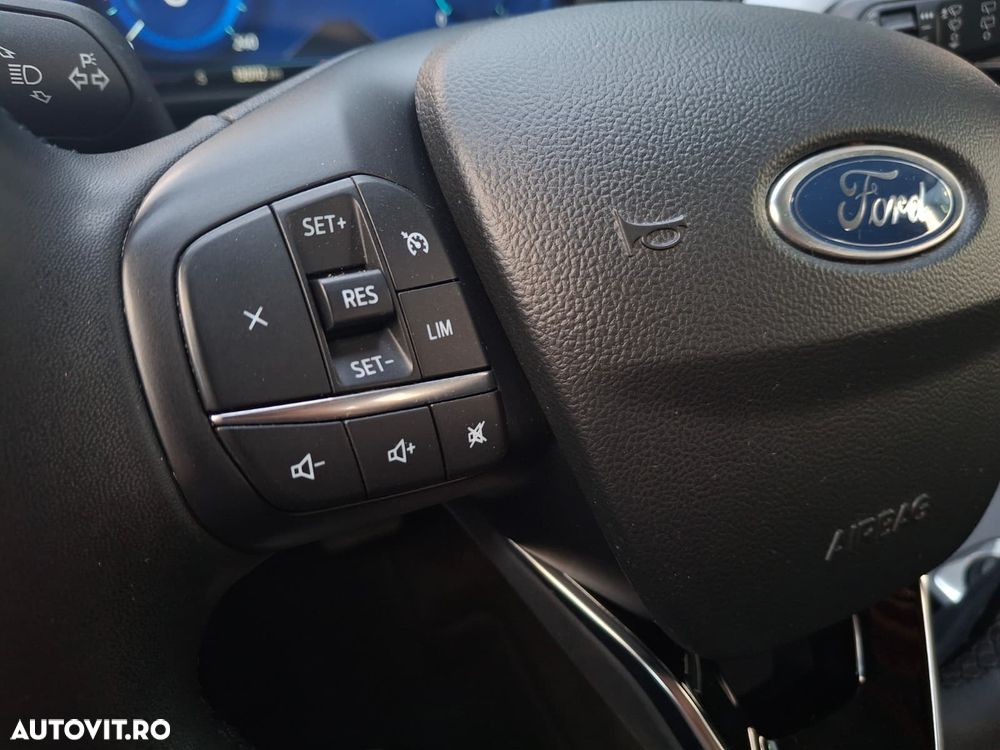 Ford Kuga - 28