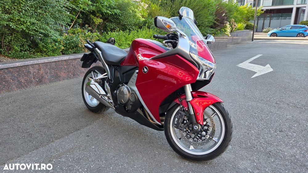 Honda VFR 1200F - 4