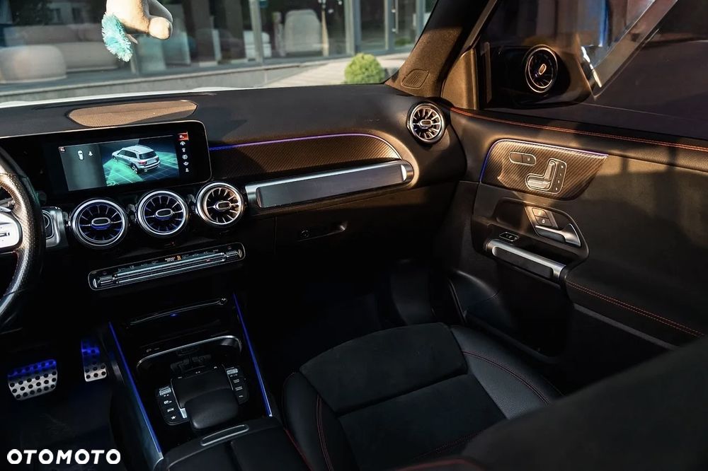 Mercedes-Benz GLB 250 4-Matic AMG Line 8G-DCT - 20