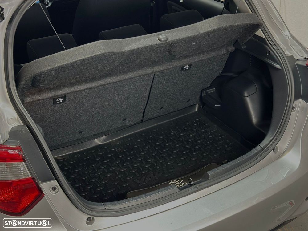 Toyota Yaris 1.5 HSD Comfort - 22