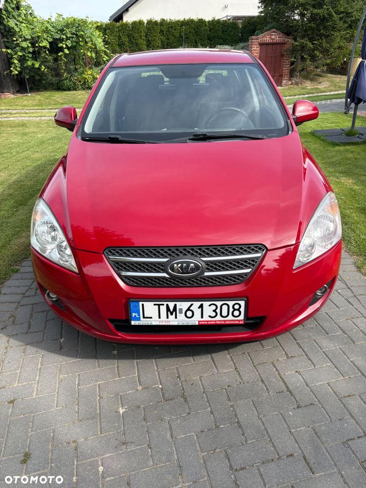 Kia Ceed - 1