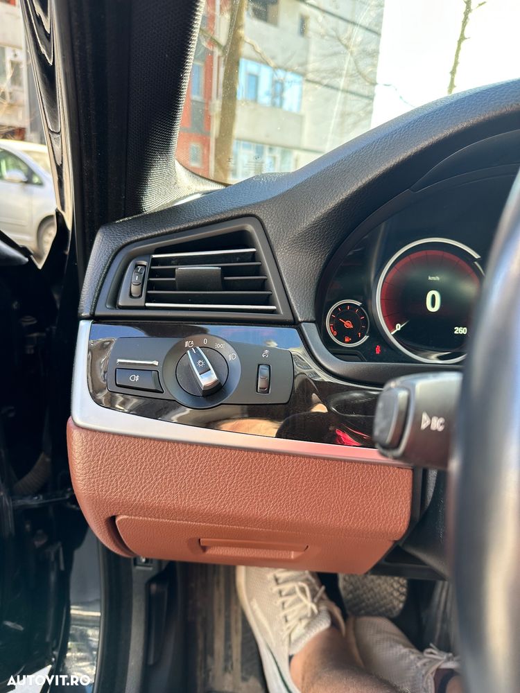 BMW Seria 5 518d Aut. Luxury Line - 22