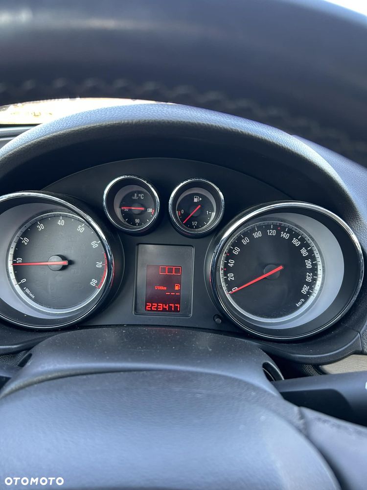 Opel Insignia 1.8 - 14