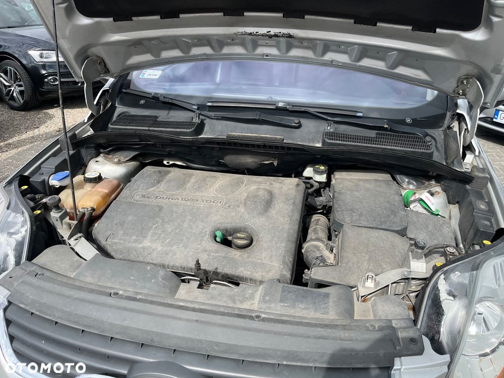 Ford Kuga 2.0 TDCi 2x4 Titanium - 12