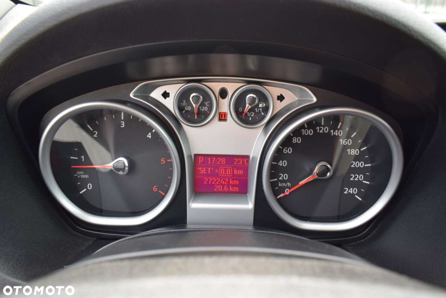 Ford Kuga - 28