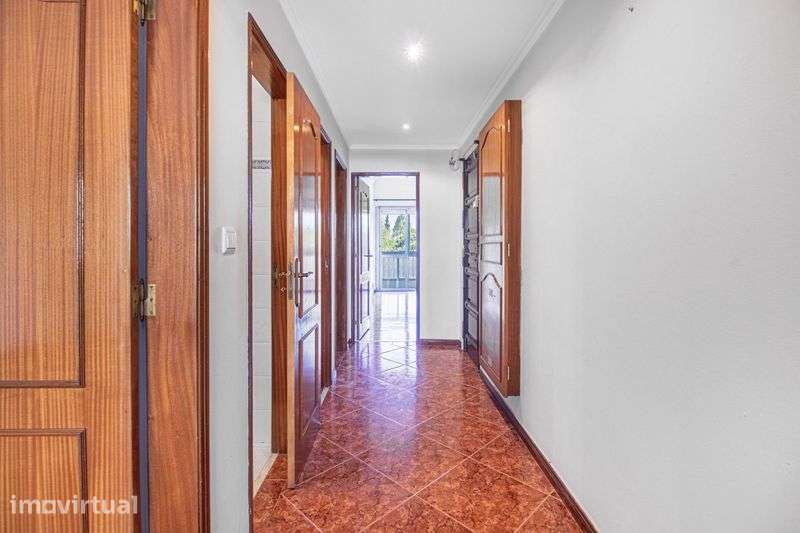 Duplex T4, ás Portas de Benfica, ou permutamos - Grande imagem: 4/12