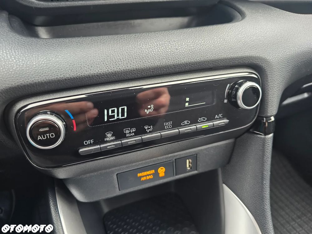 Toyota Yaris Hybrid 1.5 Comfort - 34