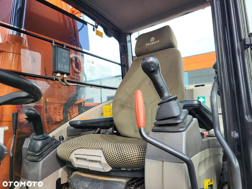 Hitachi ZX170W-3 / z Niemiec / Stan idealny / - 10