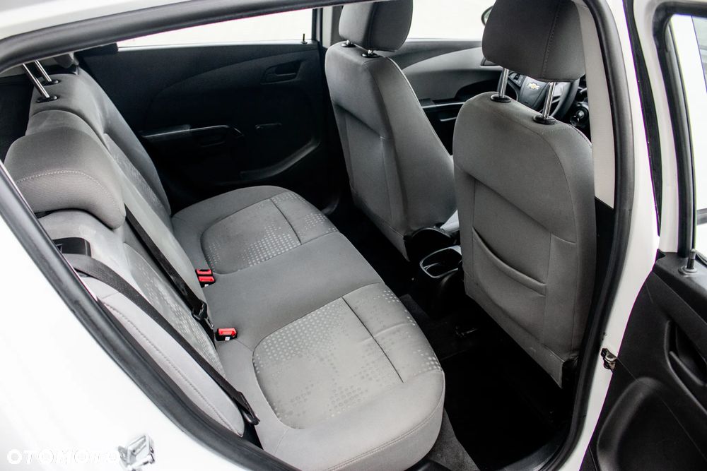 Chevrolet Aveo 1.2 LS - 25