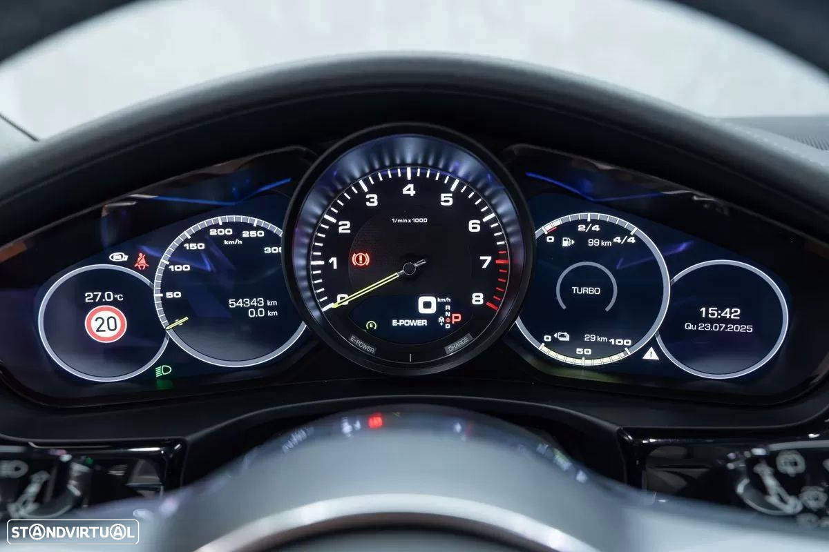 Porsche Panamera Sport Turismo 4 E-Hybrid - 29