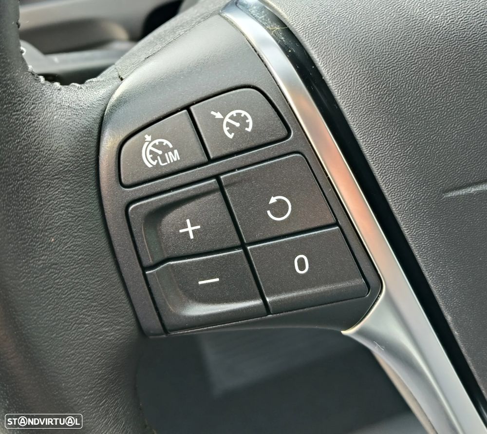 Volvo V60 Cross Country 2.0 D3 Momentum - 17