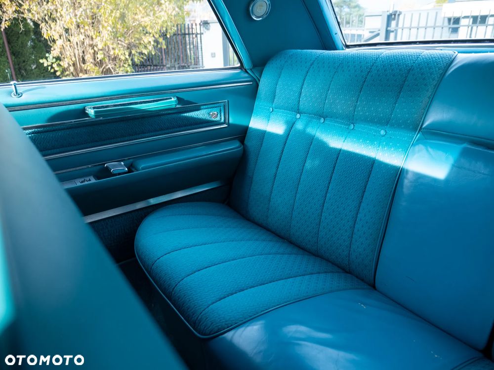 Cadillac Deville - 25