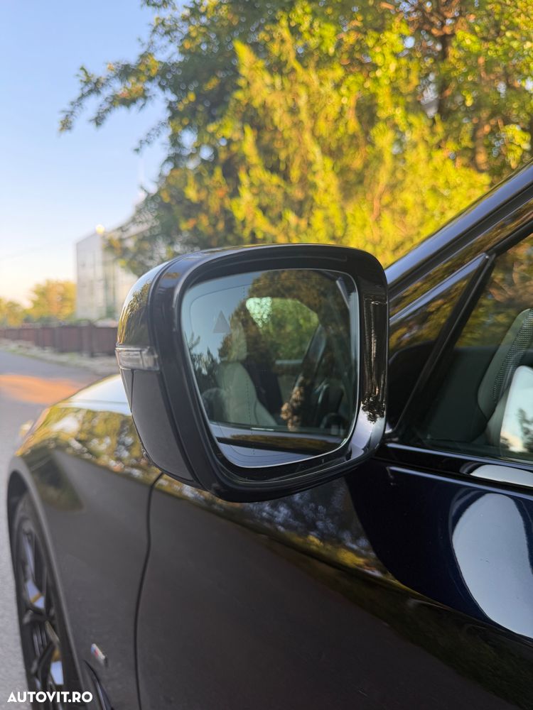 BMW Seria 5 530i xDrive AT MHEV - 11