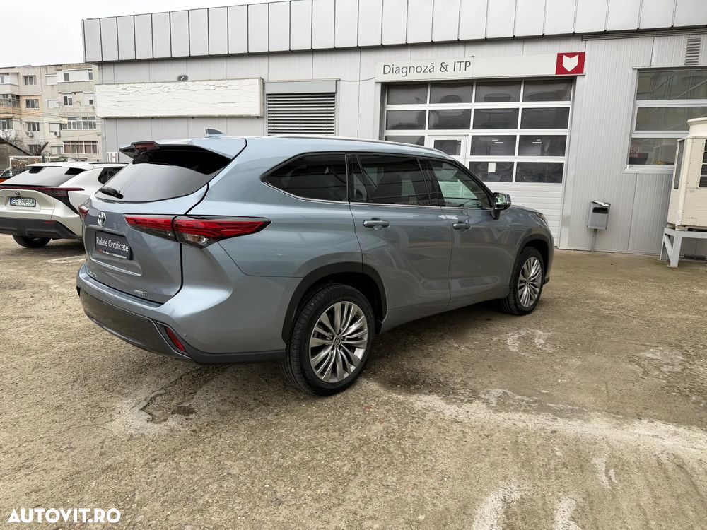 Toyota Highlander 2.5 L Hybrid Dynamic Force 248CP Exclusive Metallic - 4