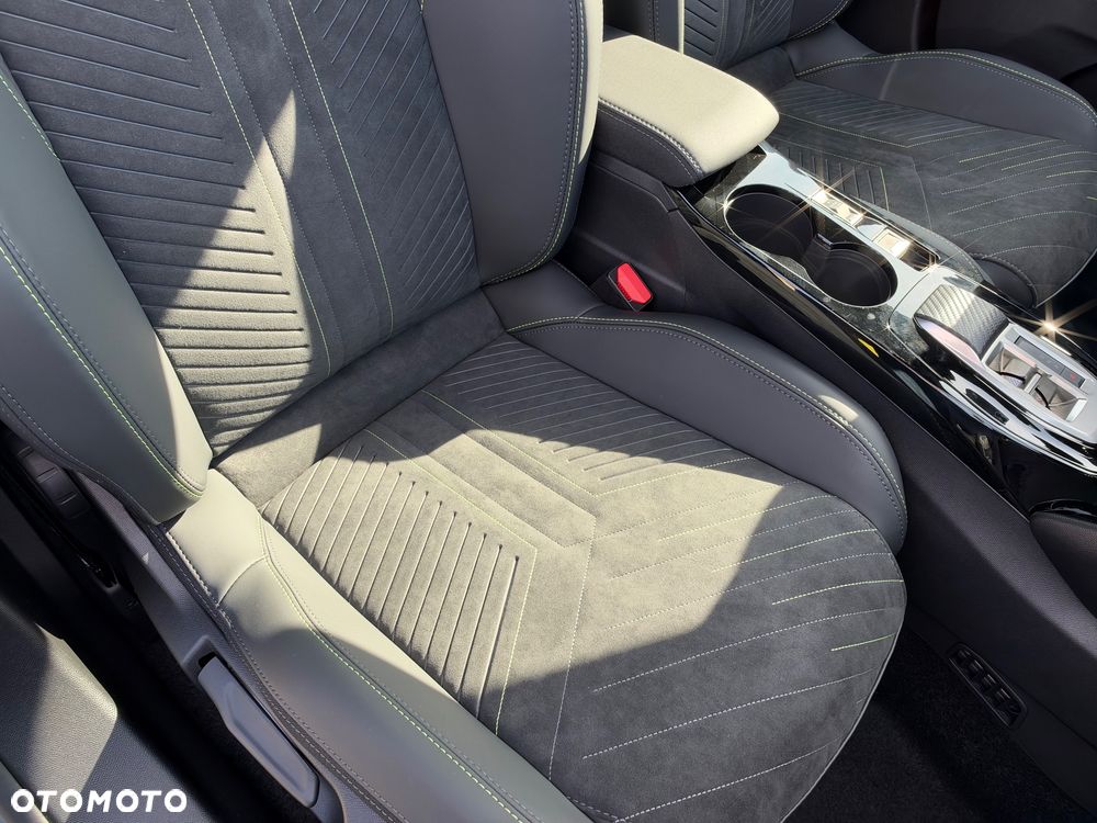 Peugeot 2008 PureTech mHEV GT Exclusive e-DCS6 - 18