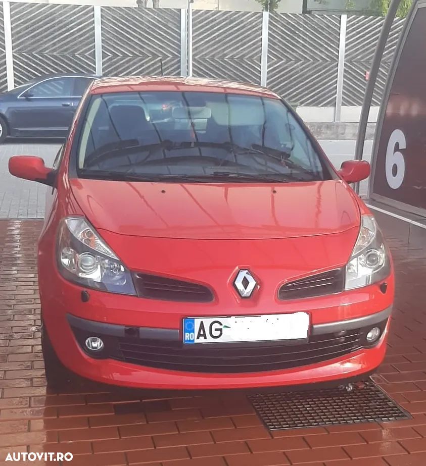 Renault Clio - 1