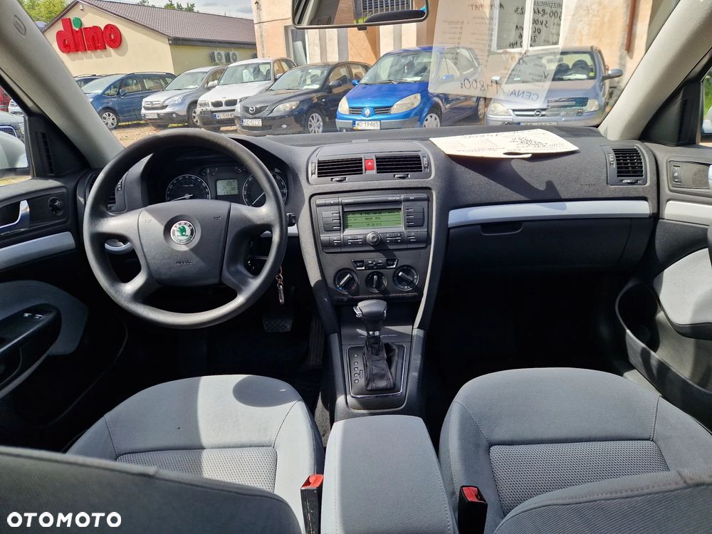 Skoda Octavia 1.6 FSI Automatik Ambiente - 9