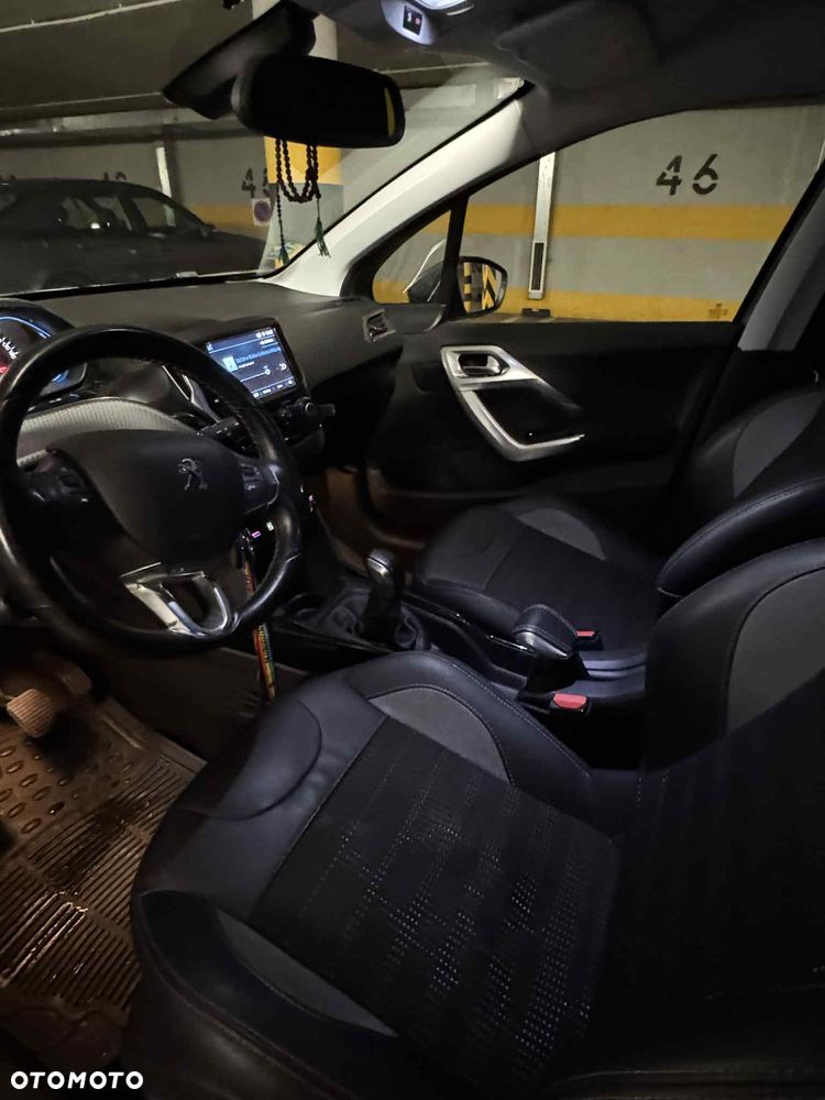 Peugeot 2008 1.5 BlueHDi Allure - 11