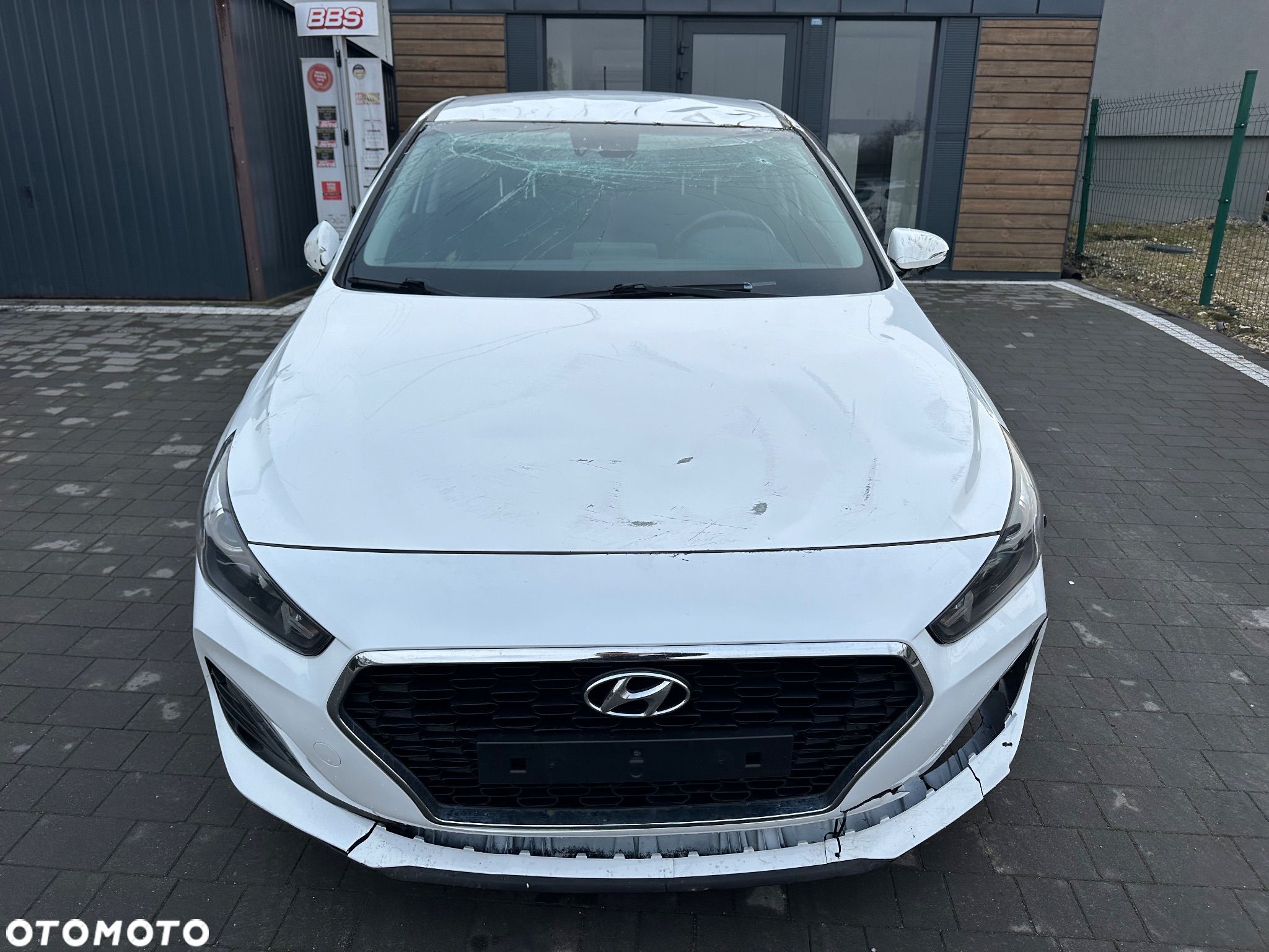 Hyundai i30 Fastback 1.6 CRDI Premium - 9