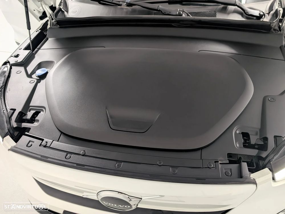 Volvo XC 40 Recharge Core - 16