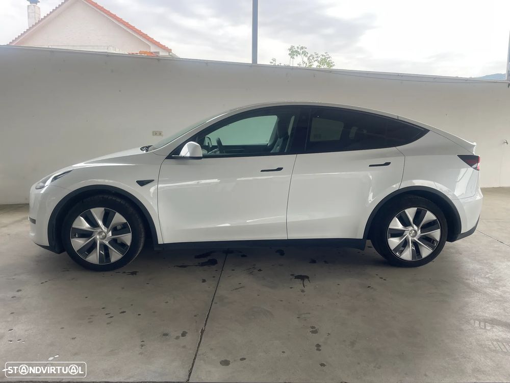 Tesla Model Y RWD - 2