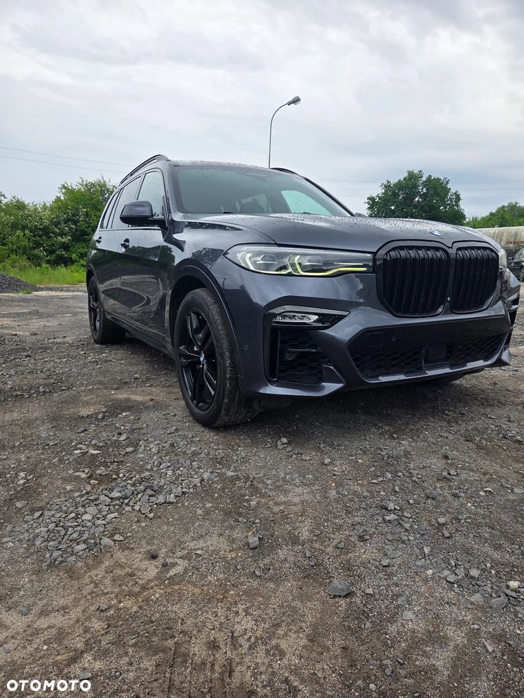BMW X7 M50i - 2