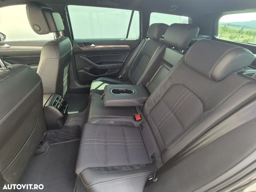 Volkswagen Passat - 12