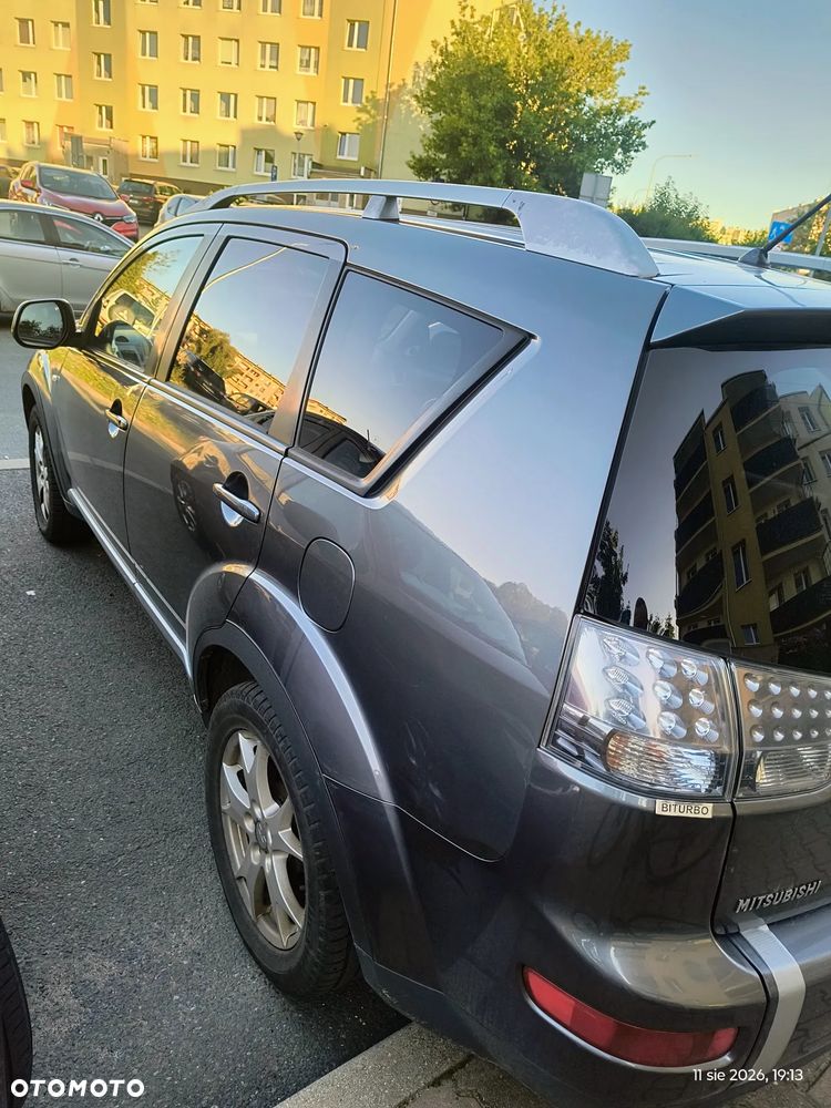 Mitsubishi Outlander 2.0 DI-D 4WD Instyle - 2
