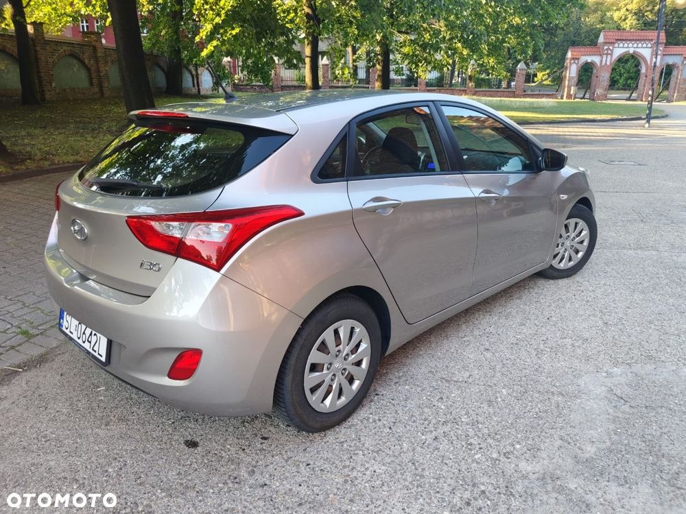 Hyundai i30 1.4 Passion - 24