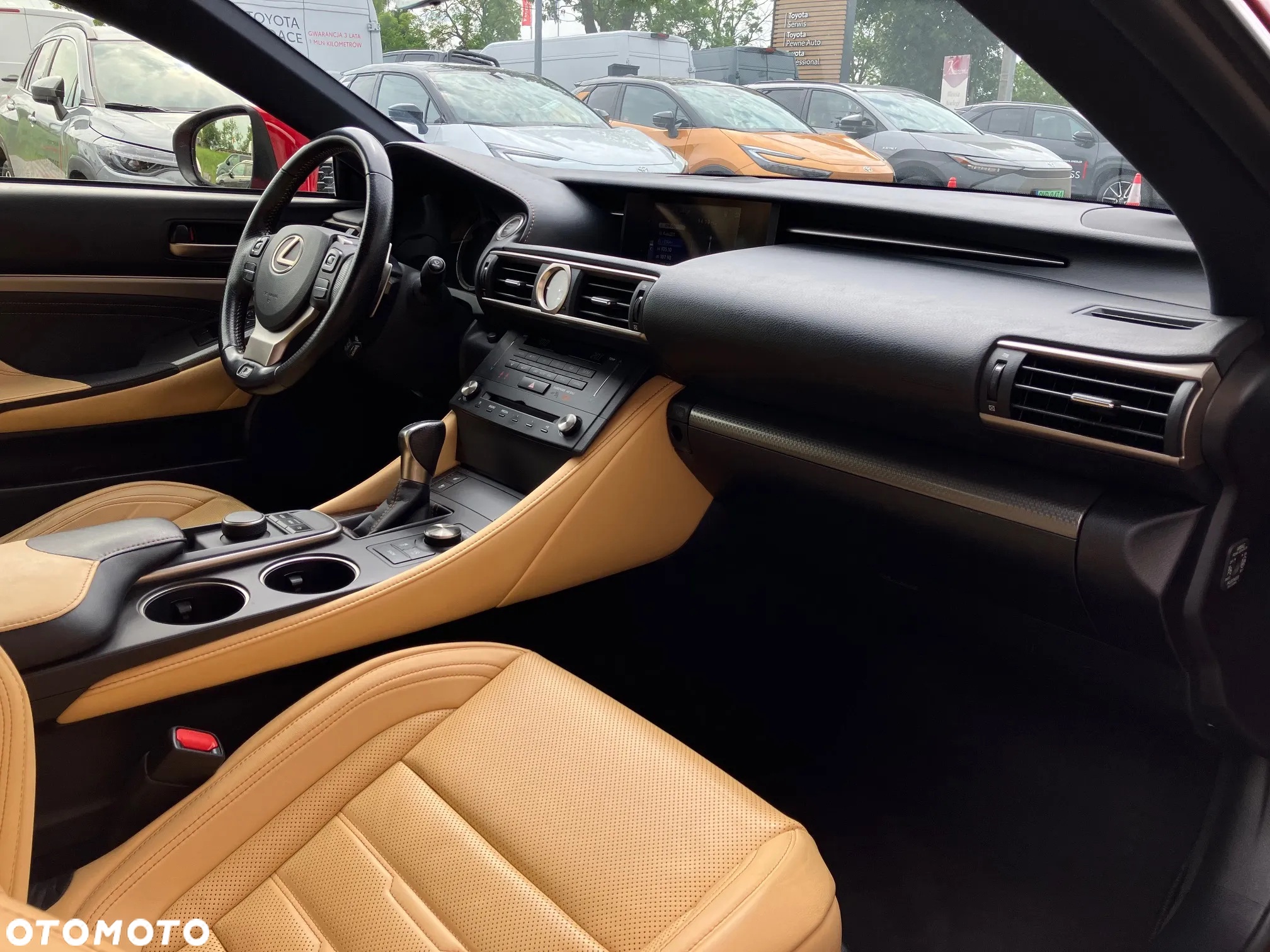 Lexus RC 200t / 300 F Sport - 17
