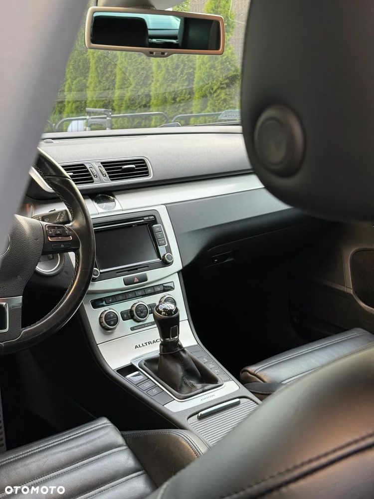 Volkswagen Passat 2.0 TDI 4Mot Comfortline - 14