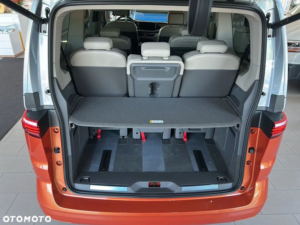 Volkswagen Multivan - 21