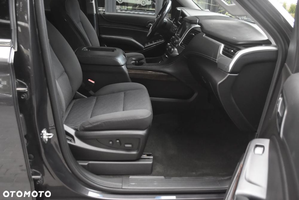 Chevrolet Suburban - 8