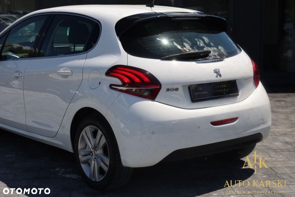Peugeot 208 - 17
