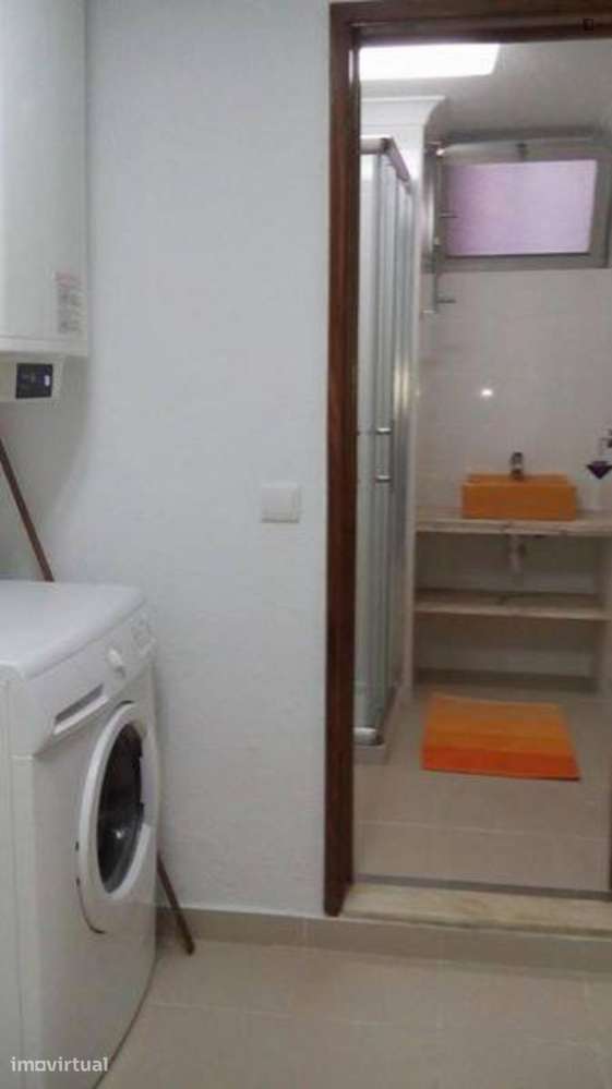 Quarto - localizado em Anjos Lisbon - Grande imagem: 3/25