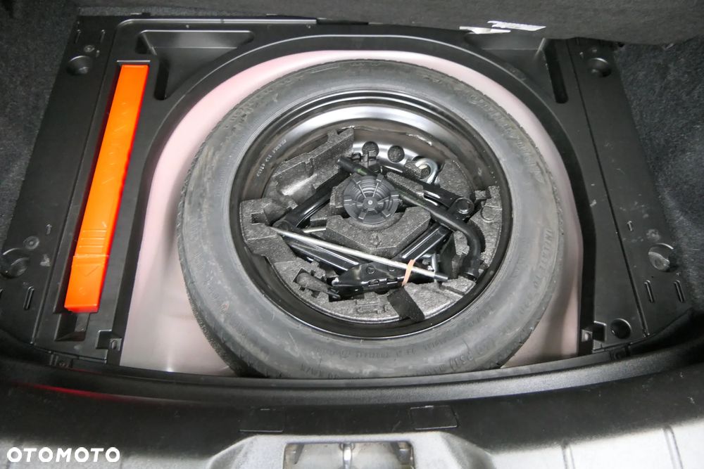 Volvo V40 D2 Drive-E R-Design Momentum - 35