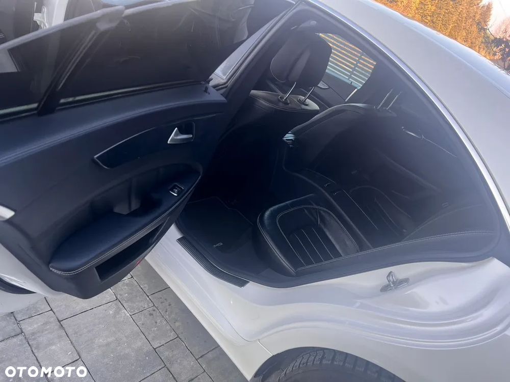 Mercedes-Benz CLS 350 CDI 4-Matic BlueEff - 12
