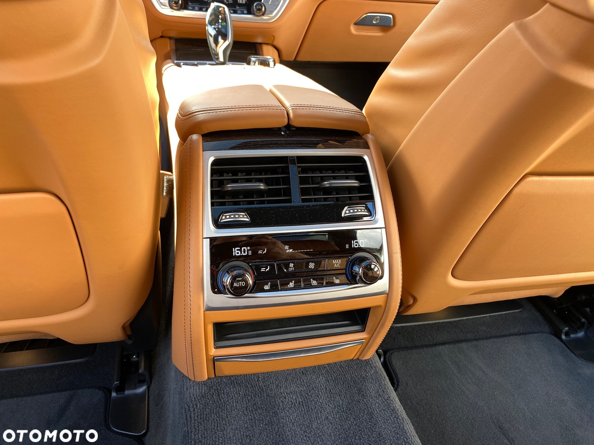 BMW Seria 7 750Li xDrive - 27